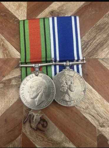 Eiir police medal and - police, defence