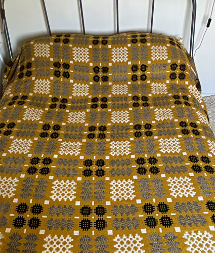 Traditional welsh blanket - traditional,