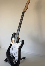 Elevation Fender Stratocaster copy Electric Guitar - Black/Cream, Good condition