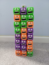 Wobbly Worms – Tower