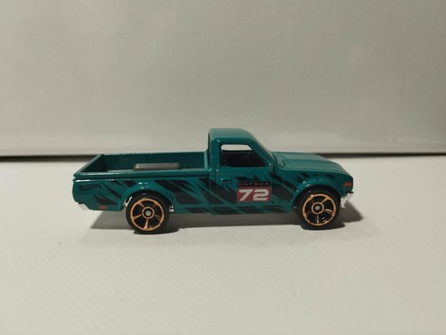Hot wheels datsun - 620, 1:64