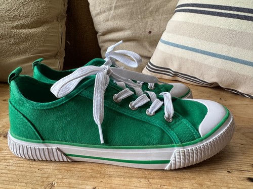 Clothing green and white - tu,