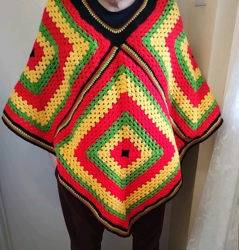 Hand crochet oversized rasta - hand,