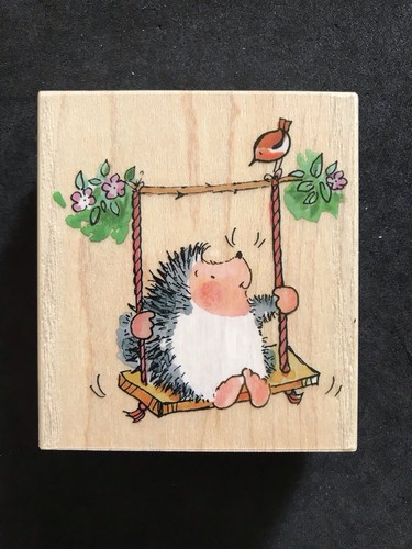 Hedgehog rope swing bird