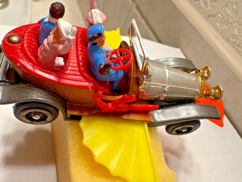 1968 husky model corgi chitty - 1968,