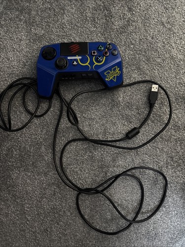 Madcatz street fighter - fighter, v
