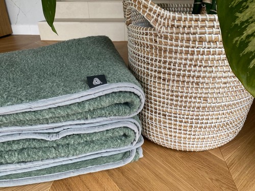 Luxurious wool blanket - luxurious,