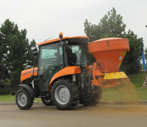 Gritter road salt - gritter, spreader