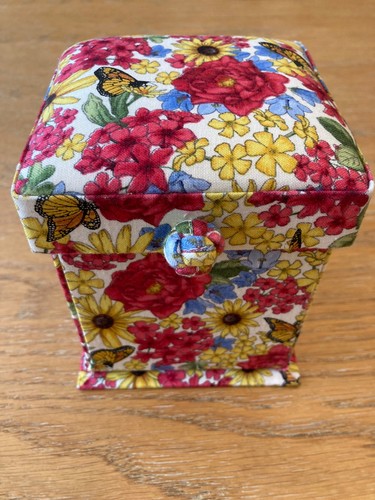 Fabric fold out sewing - fold, box