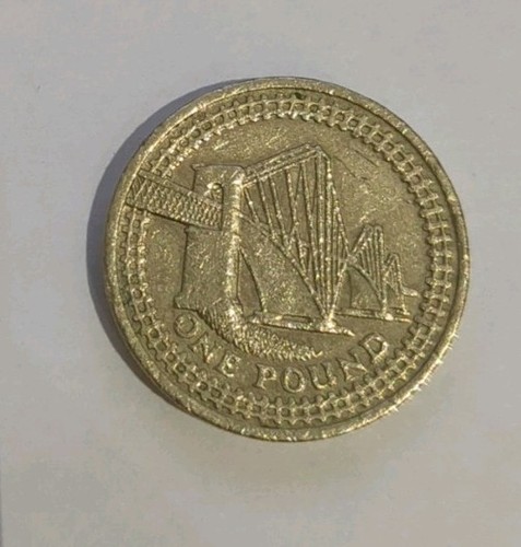 2004 one pound uk coin - 2004, £1