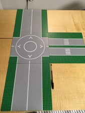 4  LEGO Base Plates Road / Intersection/ Roundabout- 32x 32 Studs -10”