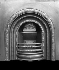 CAST IRON FIREPLACE FIRE SURROUND INSERT / ARCHED VICTORIAN STYLE / SOLID FUEL