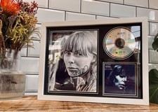 Joni Mitchell  / Hand Signed