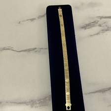 STUNNING 18K YELLOW GOLD