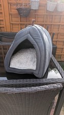 Cosy Covered Pet Bed Igloo –
