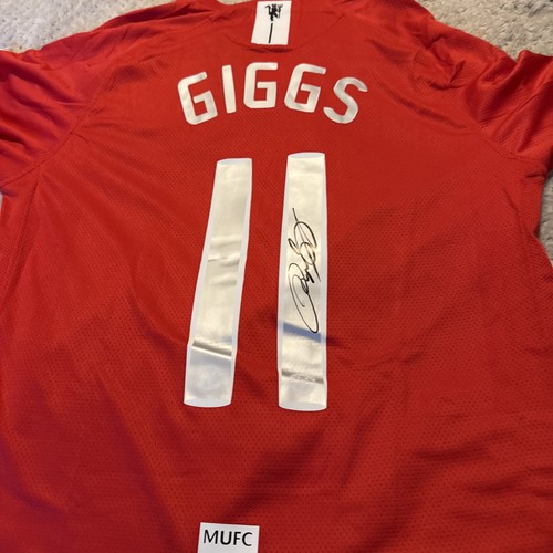 Signed utd shirt - utd,