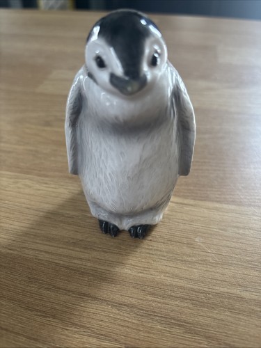 John beswick penguin chick - john,