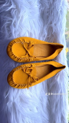Mustard yellow woman shoes - mustard,