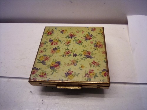 Zenette square powder - powder, compact