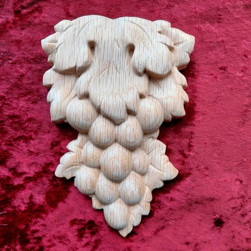 Carved grapes woodcarving - grapes,