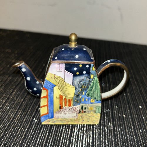 Van gogh cafe - van,