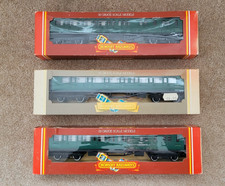 Hornby R.438 BR (Southern Region) Brake Coach x two and R 437 composite coach