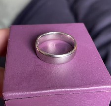 Mens Solid Platinum Wedding Band Ring - 950 grade - 9 Grams