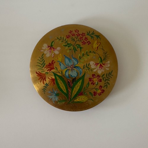 Vintage gold tone compact - gold,