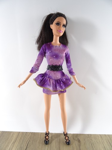 Barbie doll raquelle - barbie,