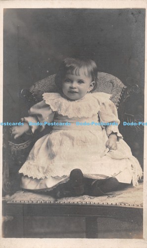 R287824 child chair old - child,