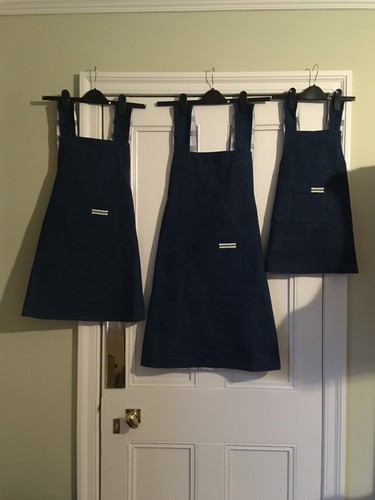 Reversible cross back apron - cross,
