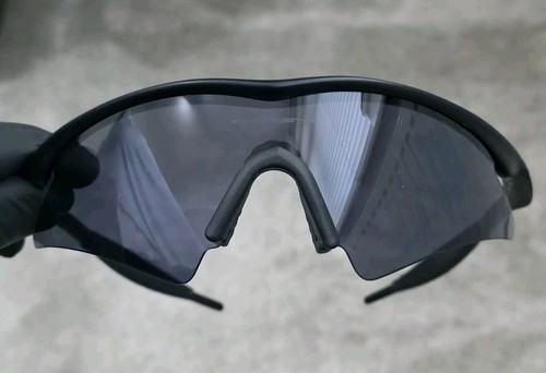 Oakley frame sunglasses - oakley, m