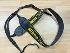 Nikon D200 black /yellow wide