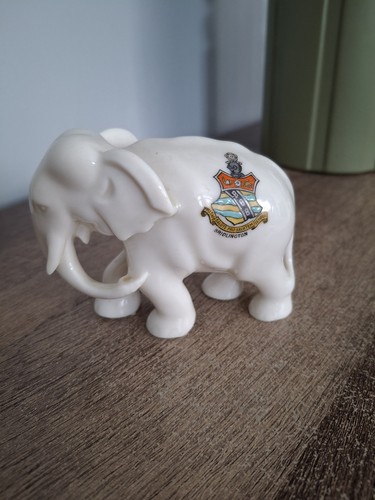 Crested ware elephant - ware,