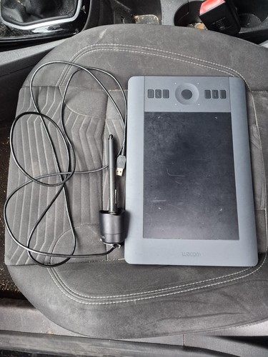 Wacom intuos pro small - wacom,