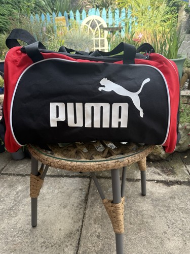 Puma red black sports holdall - black,