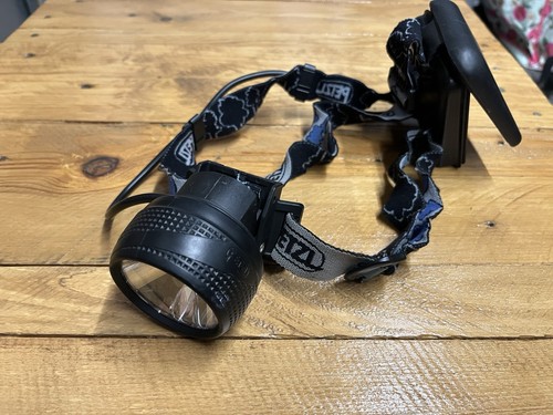 Petzl head torch with - torch, battery