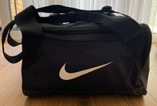 Nike Brasilia Small Black Holdall Gym Training Travel Flight Shoulder Bag Used