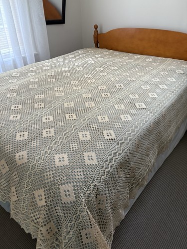 1930s ivory lace bedspread - 1930s,