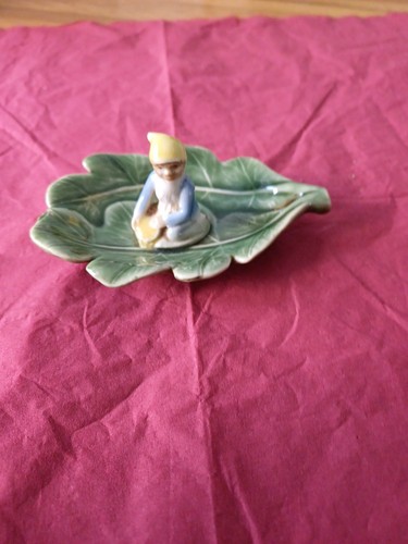 Wade shamrock pottery - pixie, on