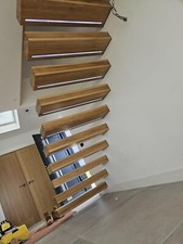 Floating staircase treads - 12,