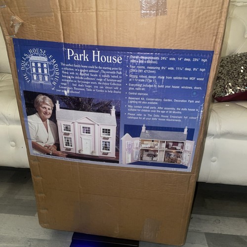 Dolls house emporium - , park
