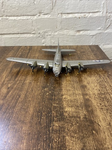 Matchbox boeing 17g flying - matchbox,