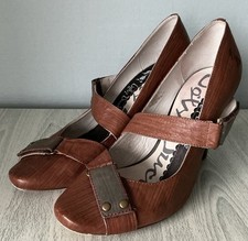 Ugly Duckling Brown /Grey