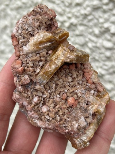Orange baryte dolomite with - baryte,