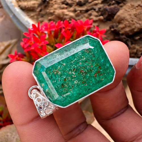 Natural green emerald - emerald, ct