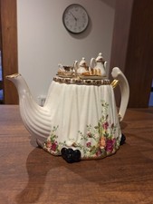 Royal Albert Old Country Roses Collectable Teapot 