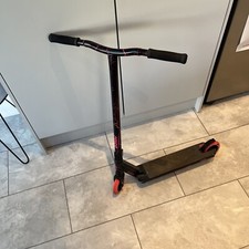 Crisp blaster black / pink