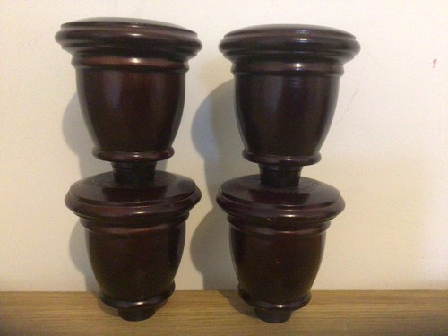 Set feet in mahogany - x,