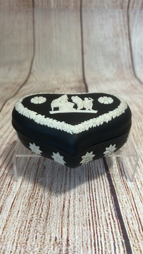 Wedgwood black jasperware - black,